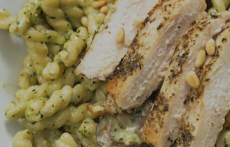 Gemelli-Pasta-with-Alfredo-sauce-and-pesto